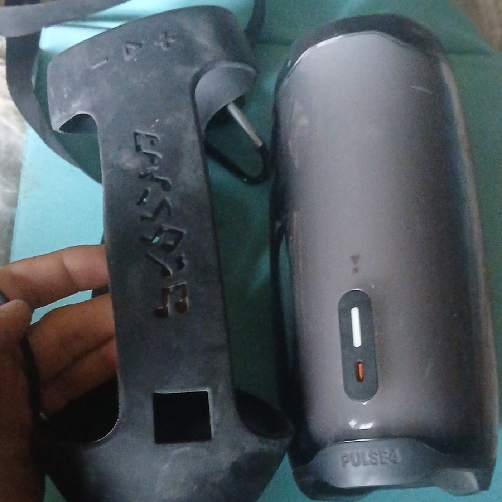 JBL Pulse 4 with Black and Gray Design